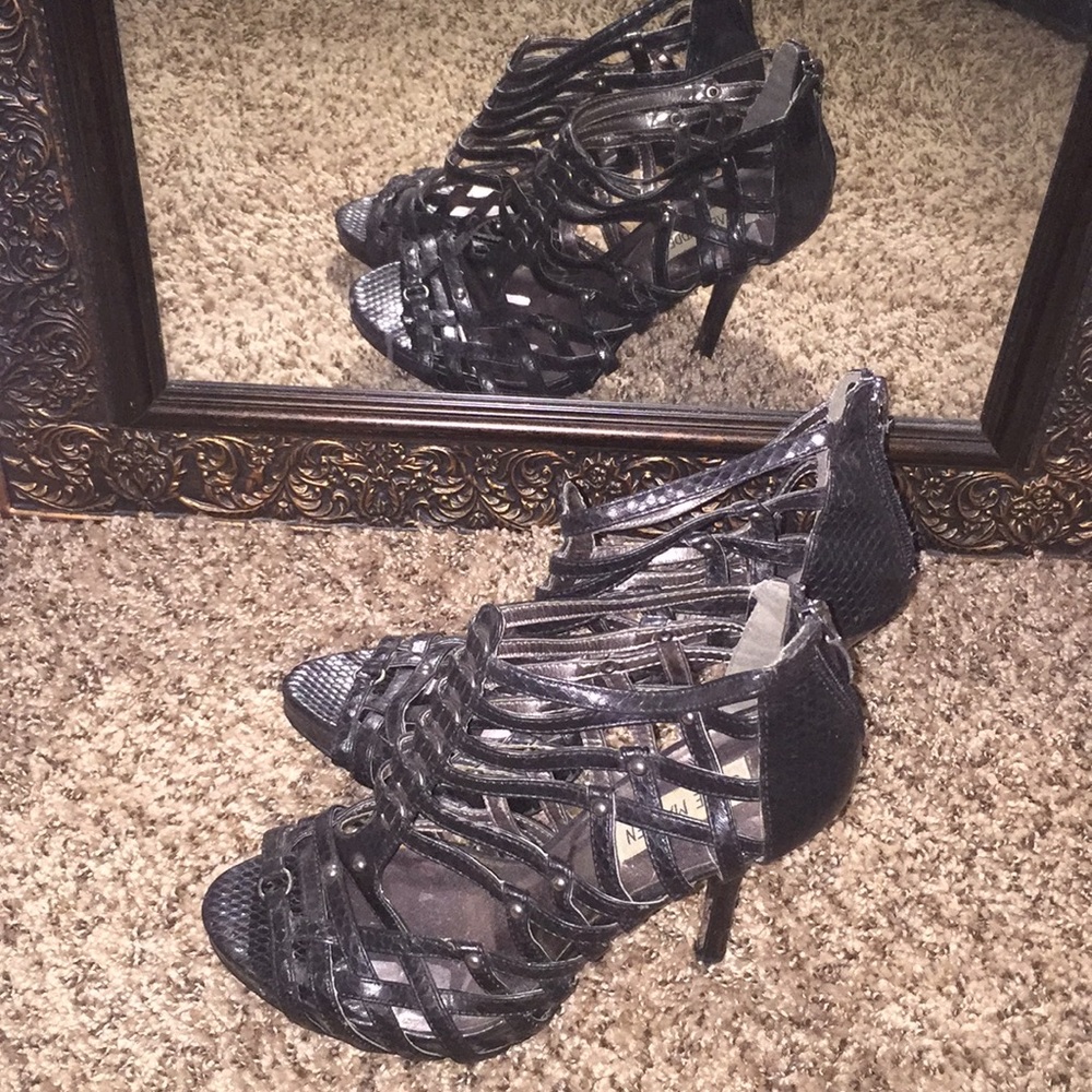 Woman shoes